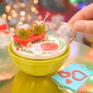 MGA's Miniverse Make It Mini Holiday 2025 The Grinch™ Dr. Seuss™ Hot Cocoa Mugs